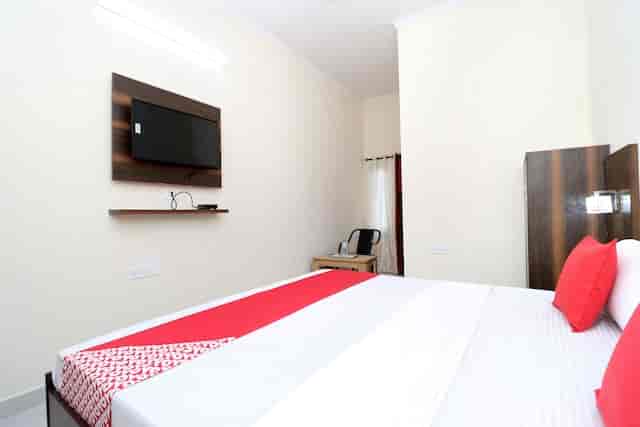 Hotel Sharnam Room